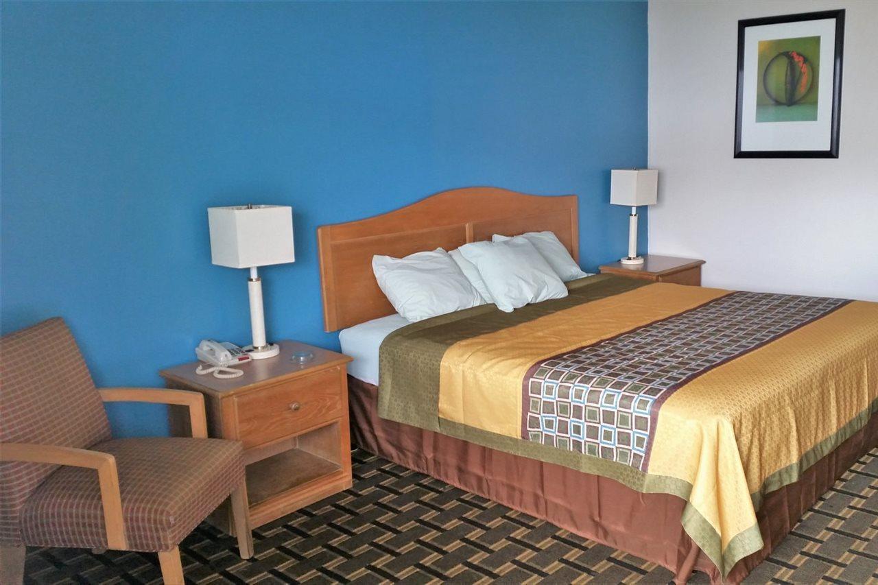 Americas Best Value Inn Elizabethtown Exterior photo