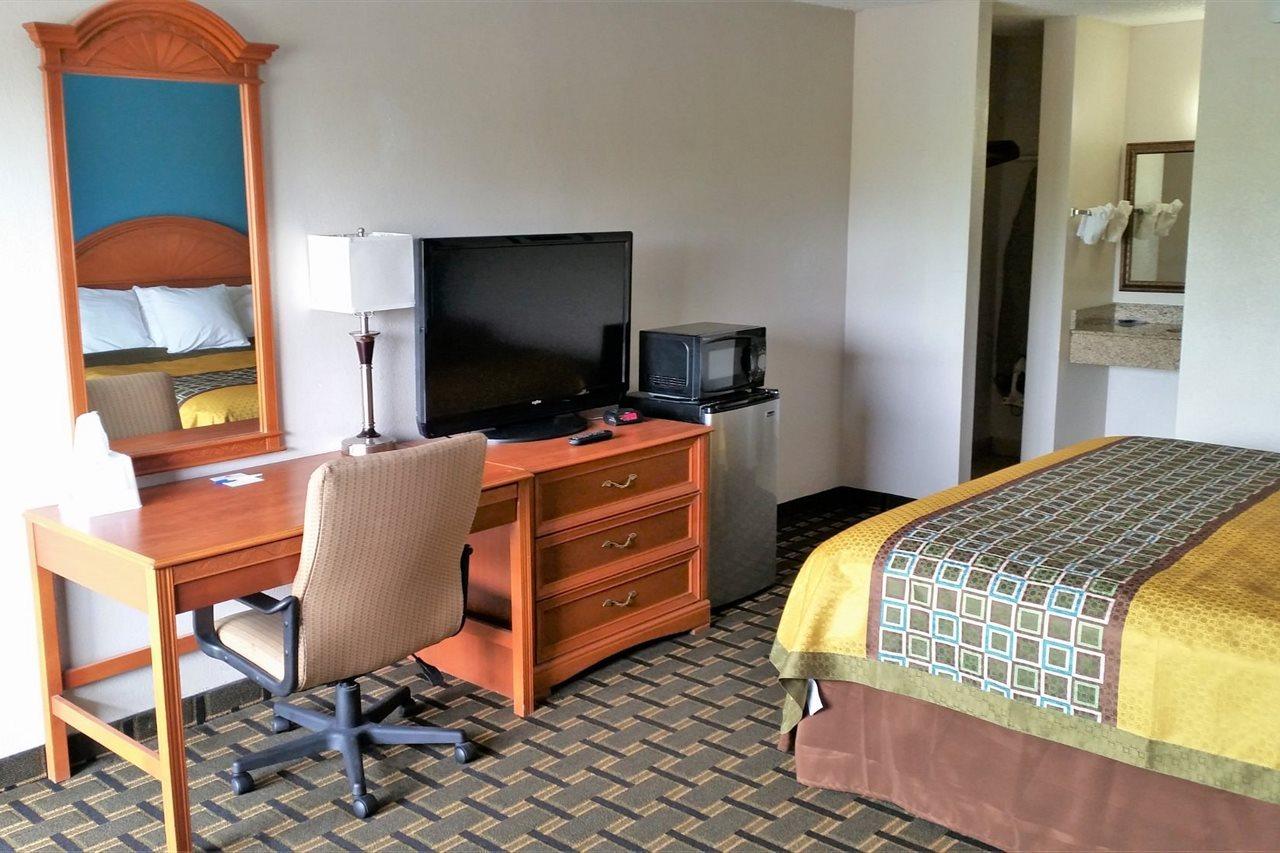 Americas Best Value Inn Elizabethtown Exterior photo