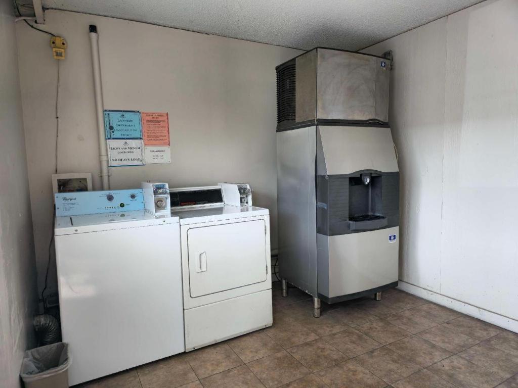 Americas Best Value Inn Elizabethtown Exterior photo