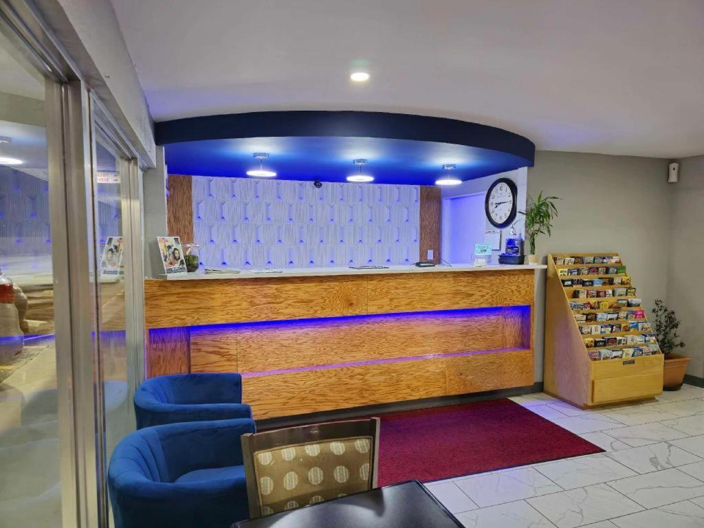 Americas Best Value Inn Elizabethtown Exterior photo